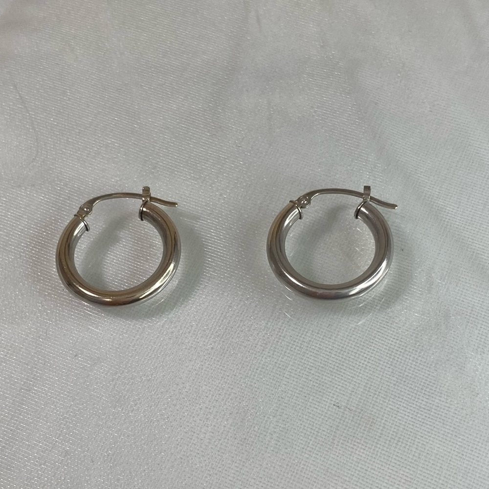 14K WHITE GOLD classic hoop earrings REAL GOLD .75” - Picture 6 of 11